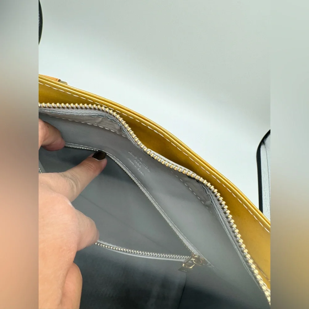 Louis Vuitton Monogram Vernis Bag EUC - Picture 7 of 15